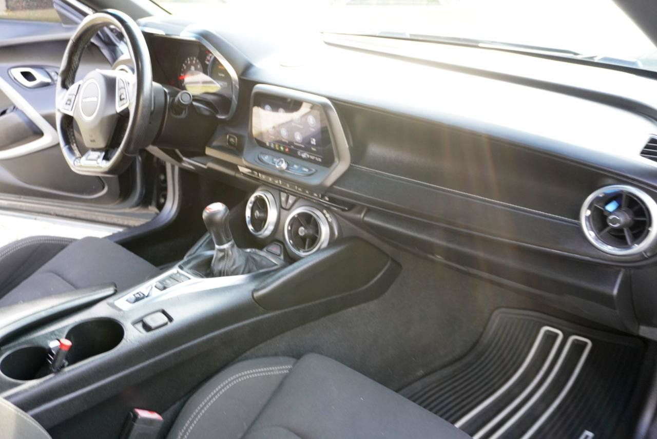 Used 2020 Chevrolet Camaro SS RWD image 24