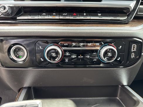 Used 2023 GMC Sierra 1500 Elevation image 42