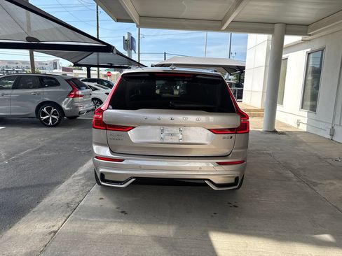 Used 2024 Volvo XC60 B5 Plus AWD/4WD image 6