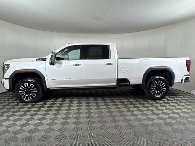 Used 2025 GMC Sierra 3500 Denali Ultimate AWD/4WD image 7