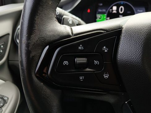 Used 2022 Chevrolet Bolt EUV Premier w/ Launch Edition image 17