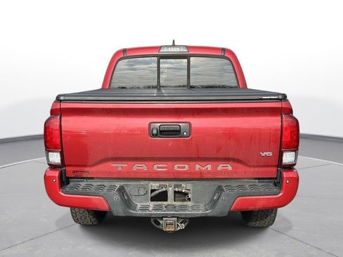Used 2016 Toyota Tacoma TRD Off-Road image 7