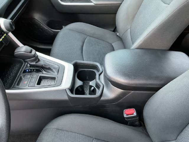 Used 2021 Toyota RAV4 LE FWD image 24