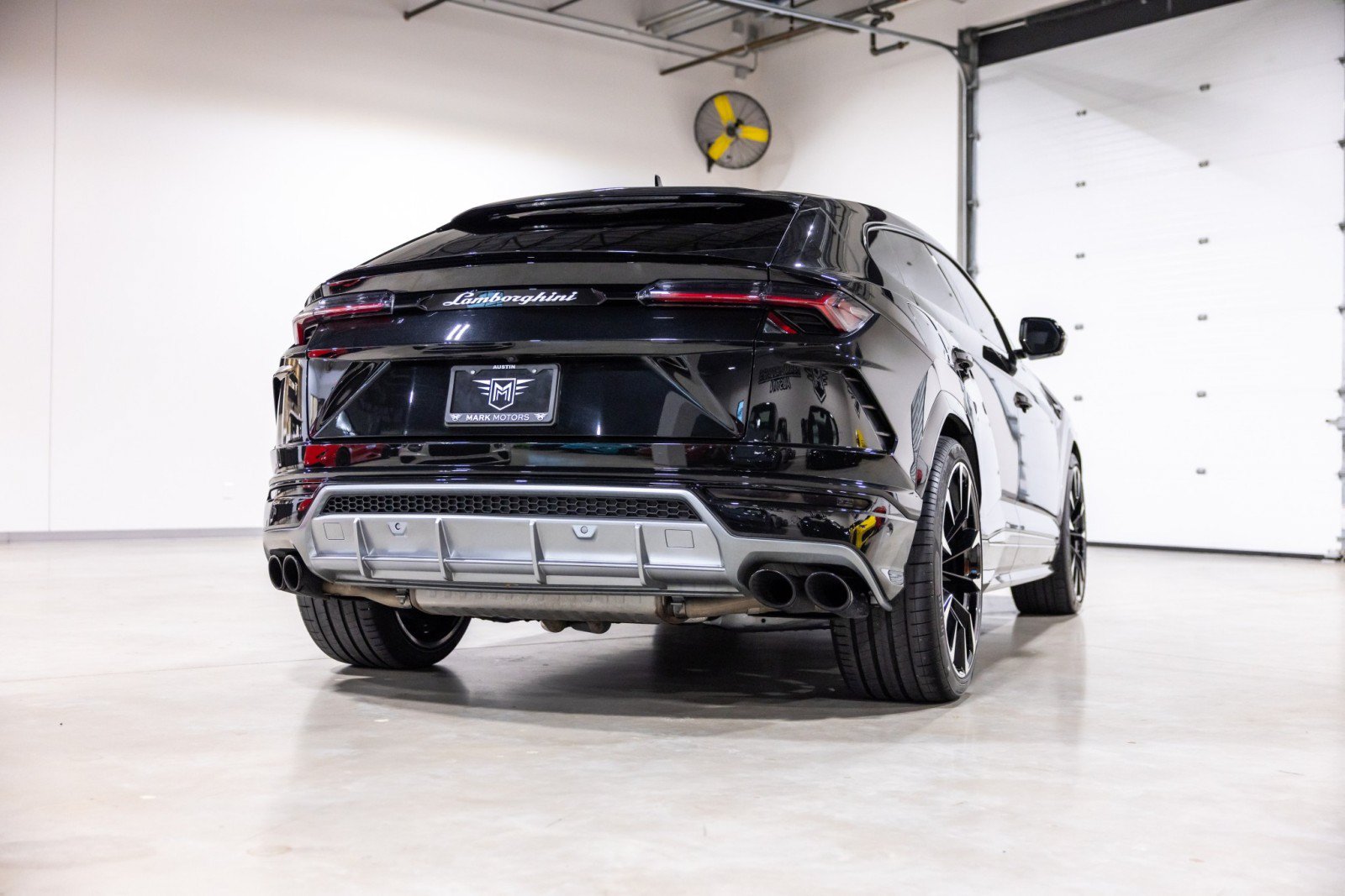 Used 2020 Lamborghini Urus AWD/4WD image 4
