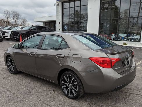 Used 2017 Toyota Corolla SE w/ SE Premium Package FWD image 10