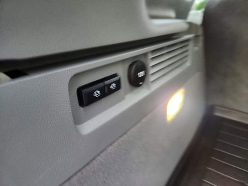 Certified 2022 Lincoln Nautilus Reserve image 22