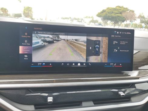 Used 2024 BMW X7 xDrive40i image 28