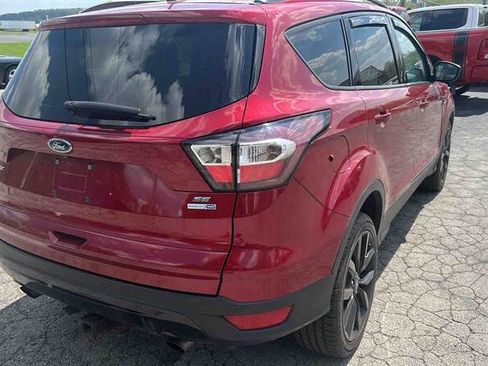 Used 2017 Ford Escape SE w/ Equipment Group 201A AWD/4WD image 8