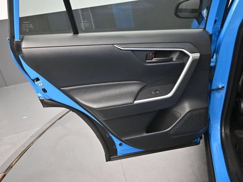 Used 2019 Toyota RAV4 LE w/ All Weather Liner Package AWD/4WD image 18