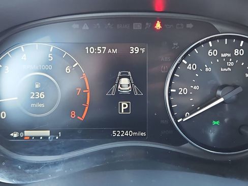 Used 2024 Nissan Kicks SV image 13