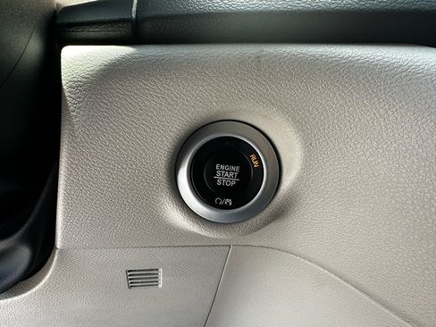 Used 2023 Chrysler Voyager LX FWD image 16