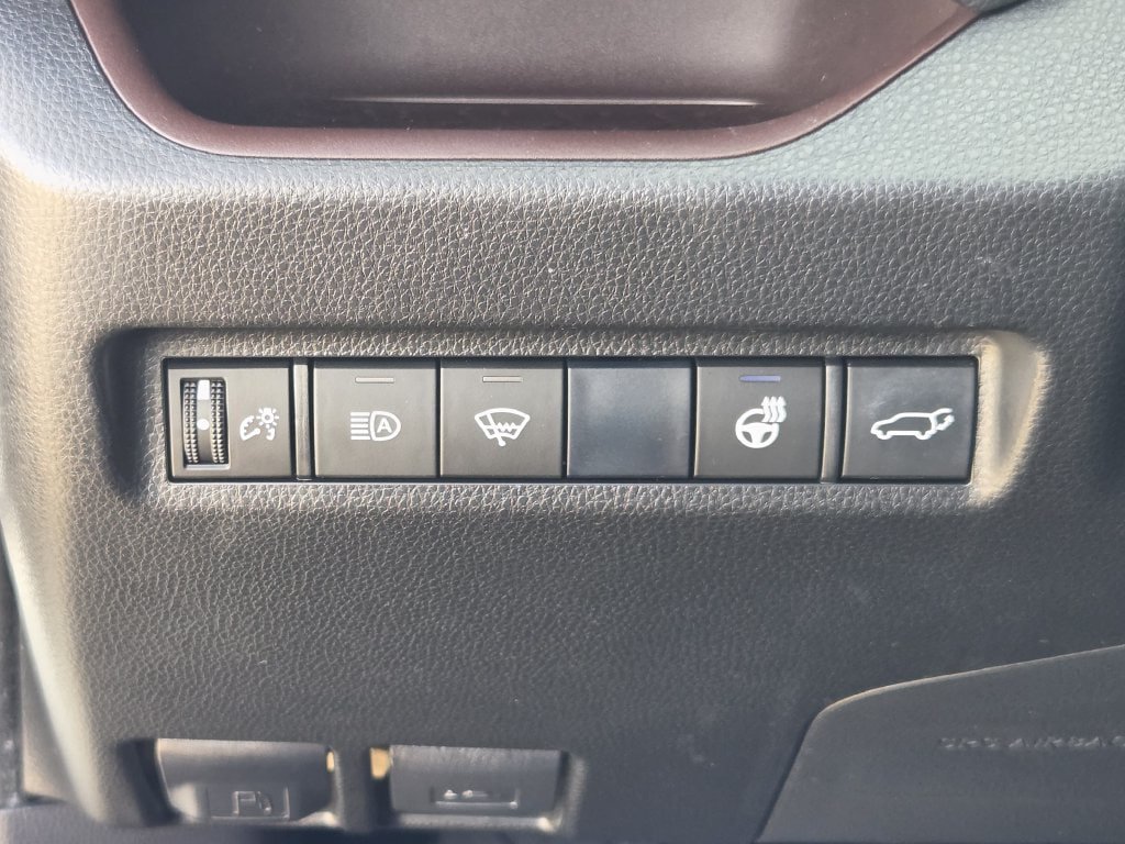 Used 2019 Toyota RAV4 Limited w/ Cold Weather Package AWD/4WD image 25