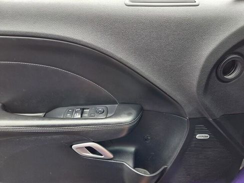 Used 2018 Dodge Challenger R/T Scat Pack w/ Leather Interior Group RWD image 14