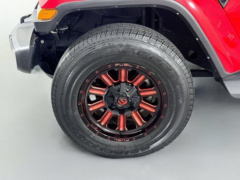 Used 2024 Jeep Wrangler Unlimited Sahara w/ Technology Group AWD/4WD image 33