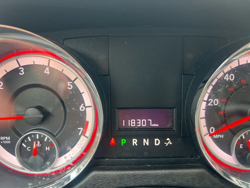 Used 2013 Dodge Grand Caravan SE image 22