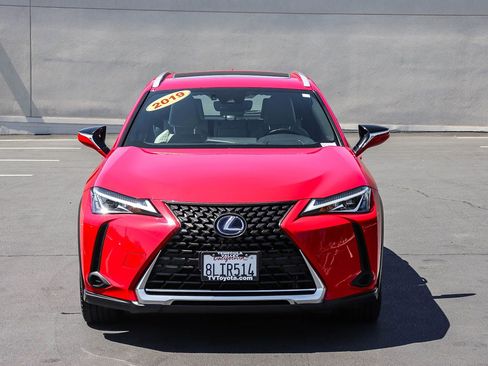Used 2019 Lexus UX 250h AWD/4WD image 2