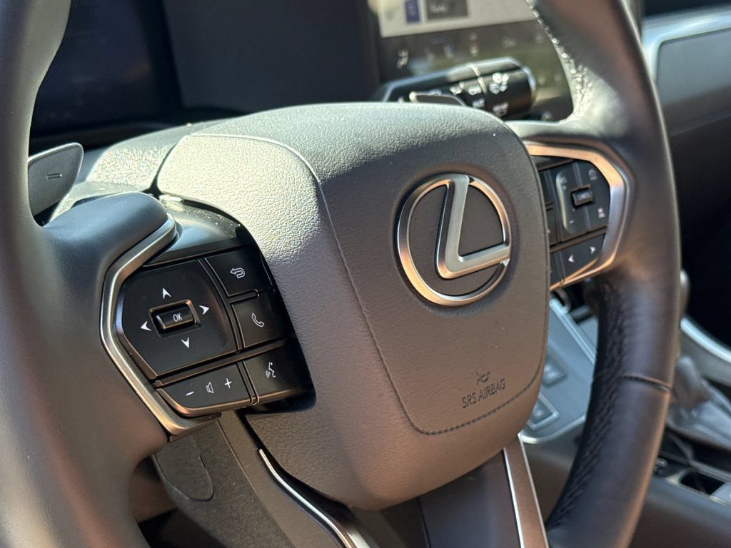 Used 2025 Lexus GX 550 w/ Accessory Package (2T) AWD/4WD image 29