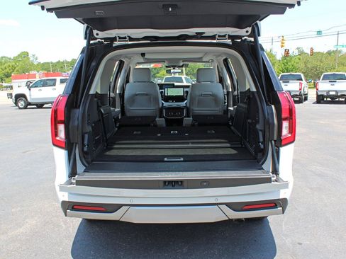 Used 2025 Ford Expedition Platinum AWD/4WD image 18