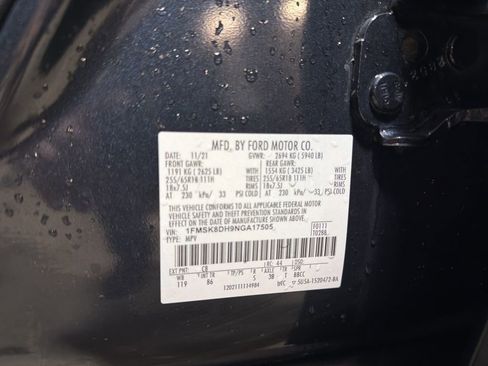 Used 2022 Ford Explorer XLT image 38