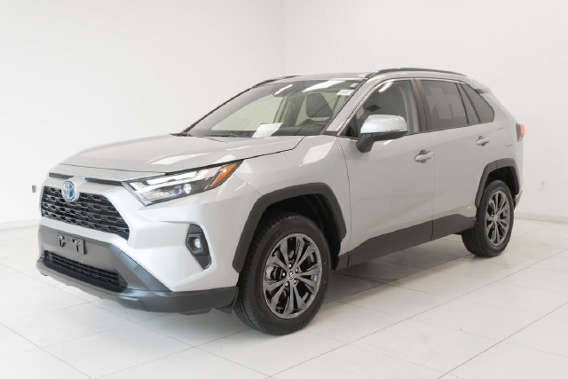 Used 2023 Toyota RAV4 XLE Premium AWD/4WD image 14