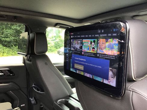 Used 2025 Chevrolet Tahoe Premier AWD/4WD image 8