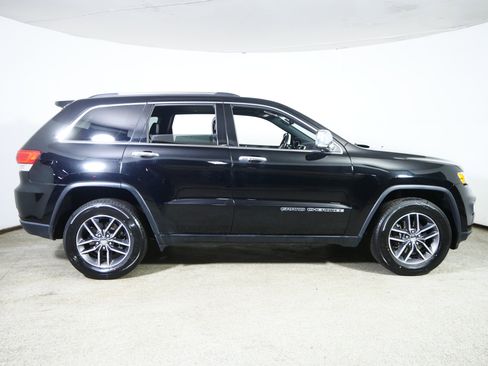 Used 2017 Jeep Grand Cherokee Limited w/ Trailer Tow Group IV image 8