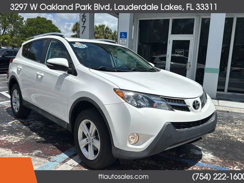 Used 2013 Toyota RAV4 XLE FWD image 3