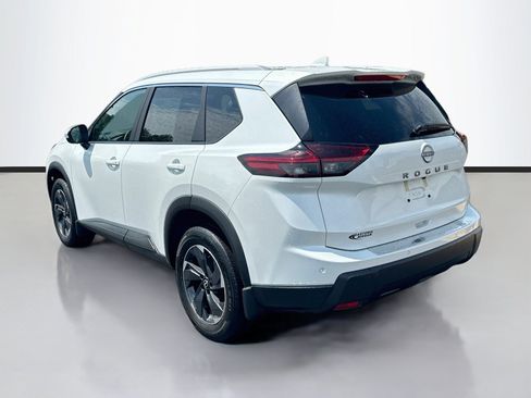 Used 2026 Nissan Rogue SV w/ SV Premium Package FWD image 5