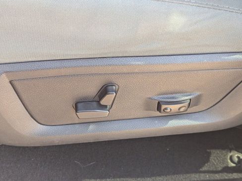 Used 2020 RAM 1500 Classic SLT w/ Luxury Group image 24