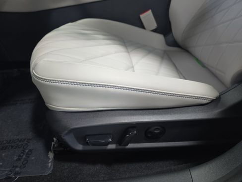 New 2026 Nissan Sentra SL w/ Floor Mat Package FWD image 24