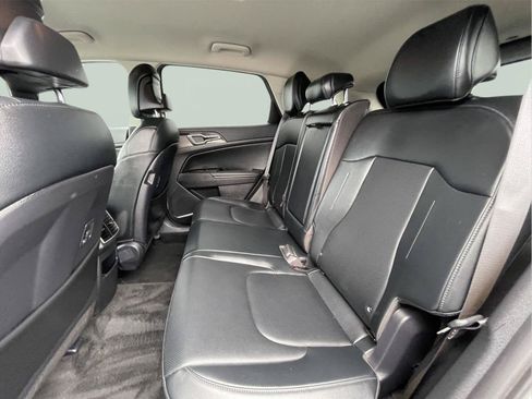 Used 2023 Kia Sportage EX AWD/4WD image 14