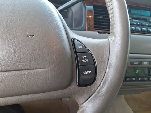 Used 1999 Lincoln Town Car Executive image 13