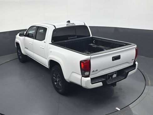 Used 2020 Toyota Tacoma SR5 w/ Technology Package AWD/4WD image 25