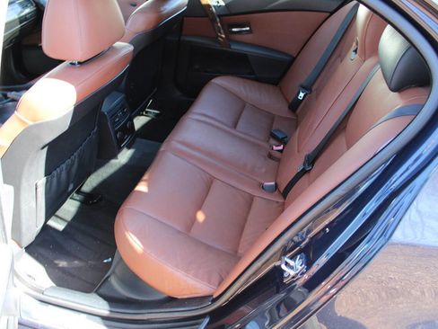 Used 2007 BMW 530xi Sedan image 30
