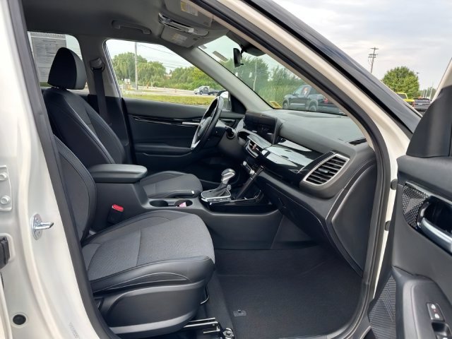 Used 2024 Kia Seltos S AWD/4WD image 23