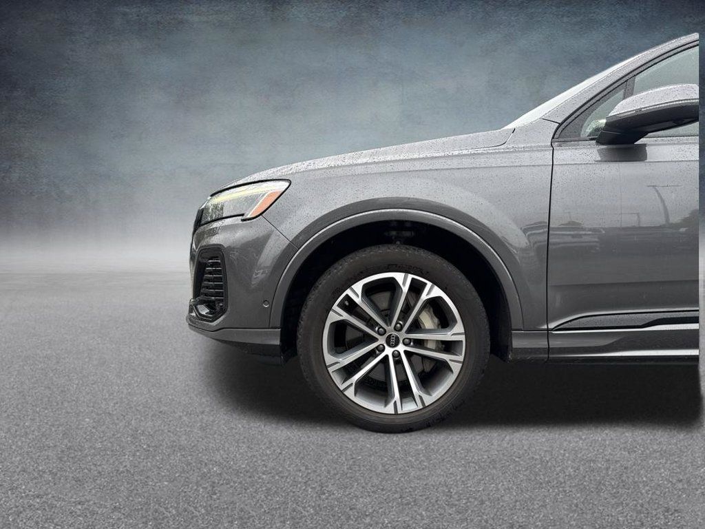 Used 2025 Audi Q7 2.0T Premium Plus AWD/4WD image 9