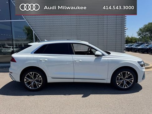Used 2023 Audi Q8 Premium Plus w/ Premium Plus Package AWD/4WD image 2