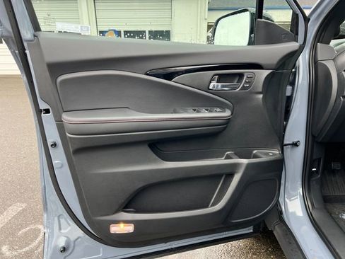 New 2026 Honda Ridgeline Black Edition image 16