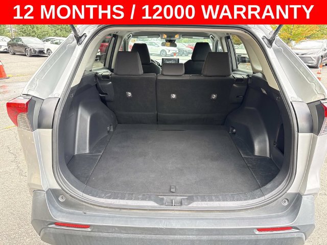 Used 2019 Toyota RAV4 LE FWD image 12