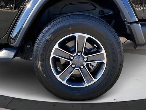 Certified 2023 Jeep Wrangler Sahara w/ Cold Weather Group image 34