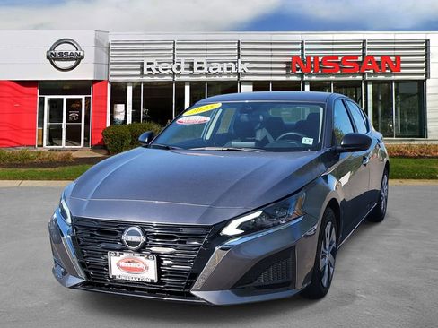 Used 2025 Nissan Altima 2.5 S FWD image 4
