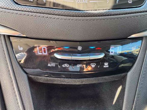 Used 2019 Cadillac XT5 Luxury FWD image 19