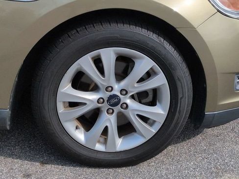 Used 2012 Ford Taurus SEL FWD image 11
