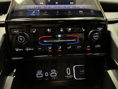 Used 2023 Jeep Grand Cherokee 4WD 4xe w/ Luxury Tech Group II image 21