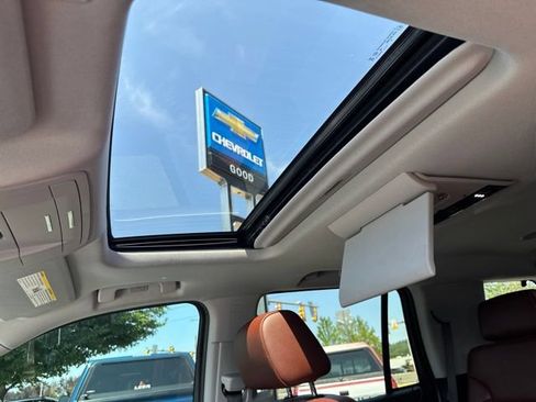 Used 2019 Chevrolet Tahoe Premier w/ Premier Plus Edition AWD/4WD image 27