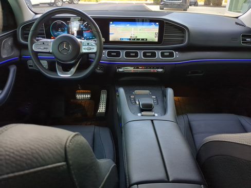 Used 2023 Mercedes-Benz GLS 580 4MATIC image 13