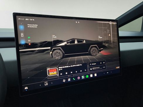 Used 2025 Tesla Cybertruck 2WD Crew Cab image 18