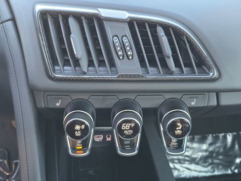 Used 2021 Audi R8 V10 w/ Premium Package image 7