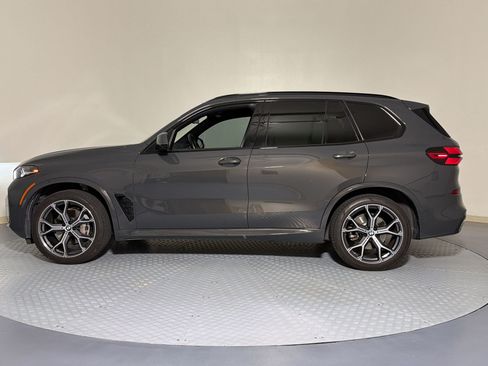 Used 2024 BMW X5 sDrive40i w/ M Sport Package RWD image 2