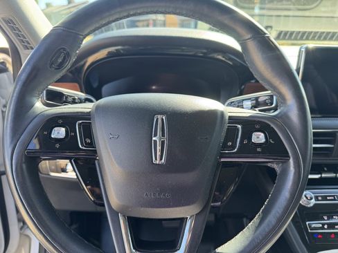 Used 2022 Lincoln Corsair Reserve w/ Equipment Group 201A image 11